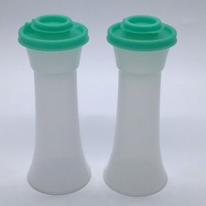 Tupperware Large Hourglass Salt & Pepper Shaker Set